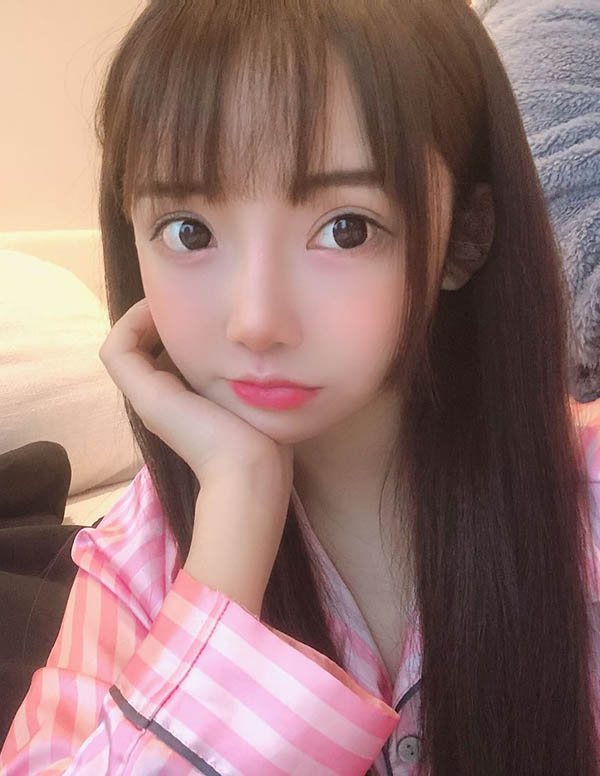 新加坡外围女大学生