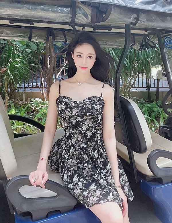 波士顿外围女大学生