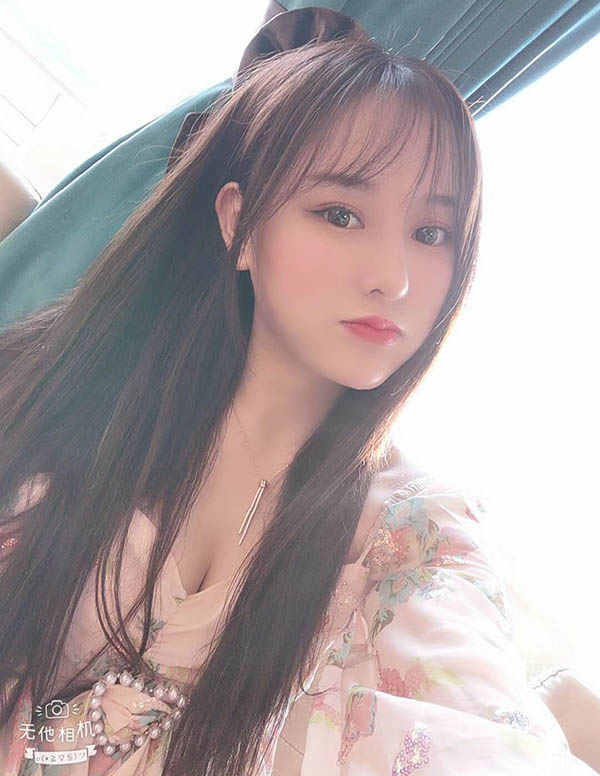曼谷外围女大学生