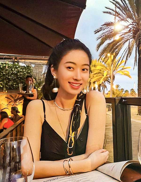 曼谷外围女大学生